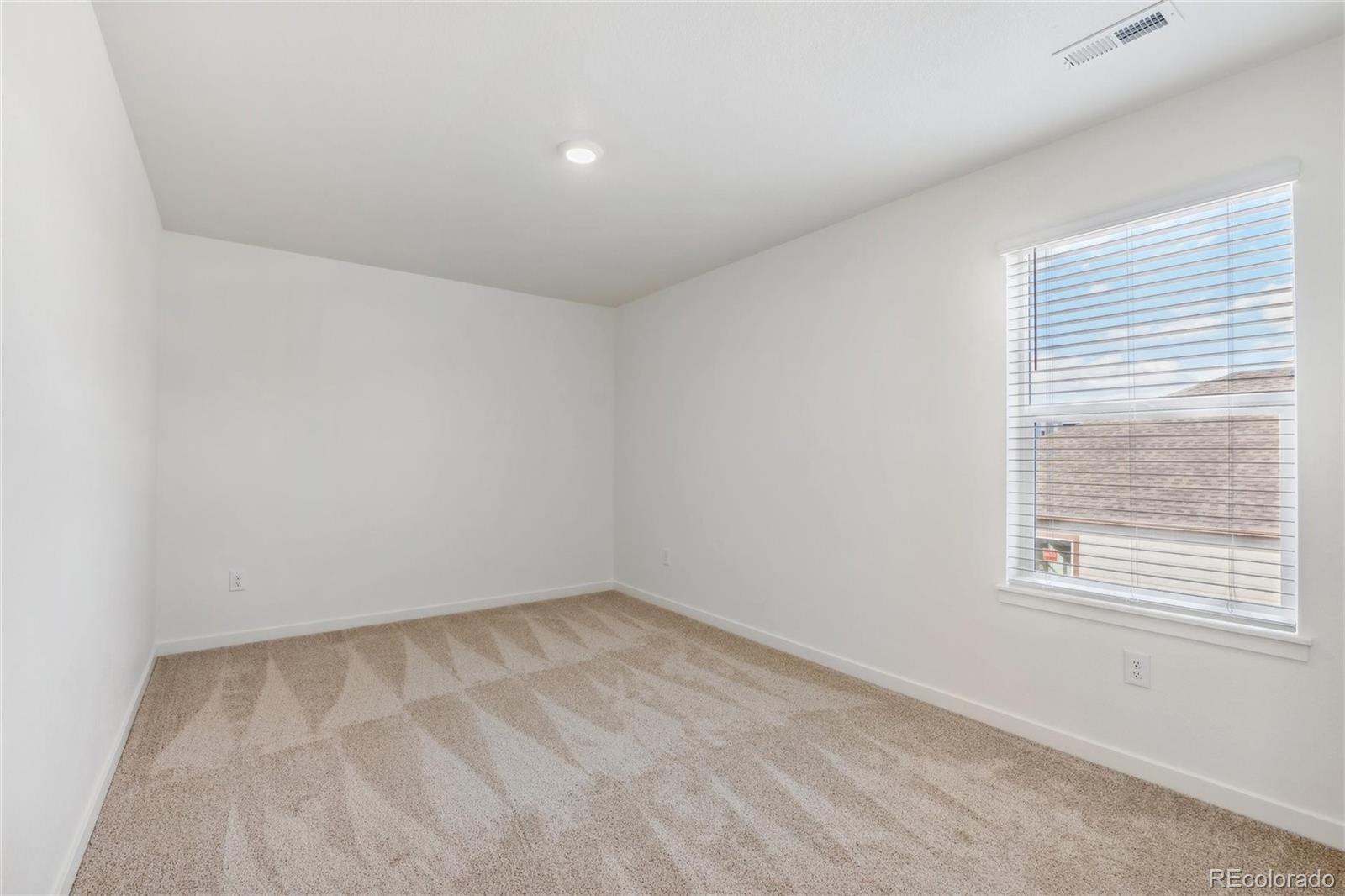 MLS Image #18 for 27554 e byers avenue,aurora, Colorado
