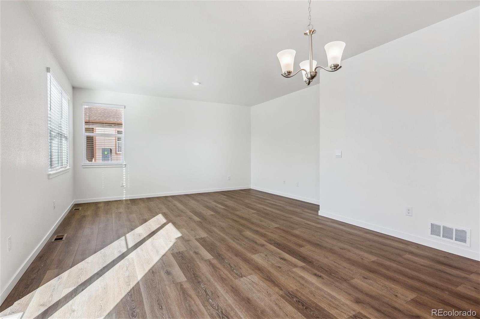 MLS Image #8 for 27554 e byers avenue,aurora, Colorado