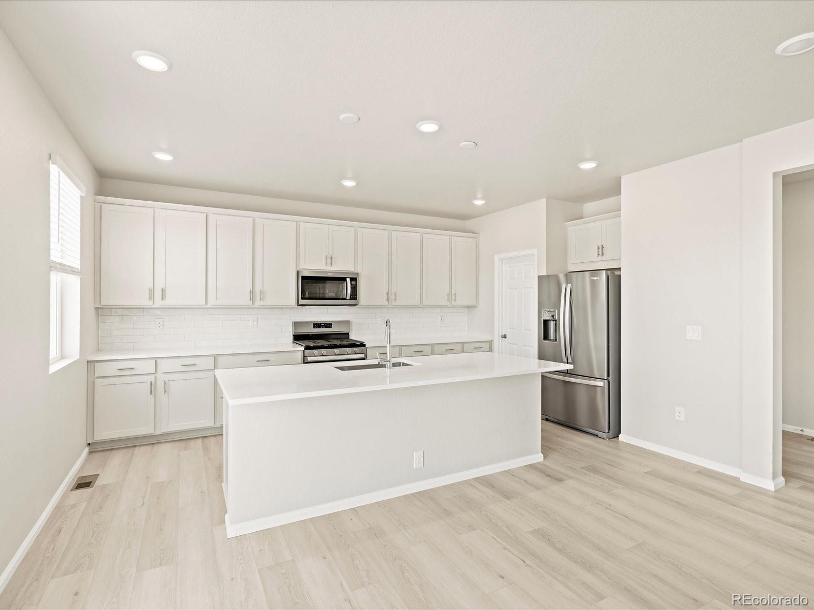 MLS Image #10 for 1621  colorado river drive,windsor, Colorado