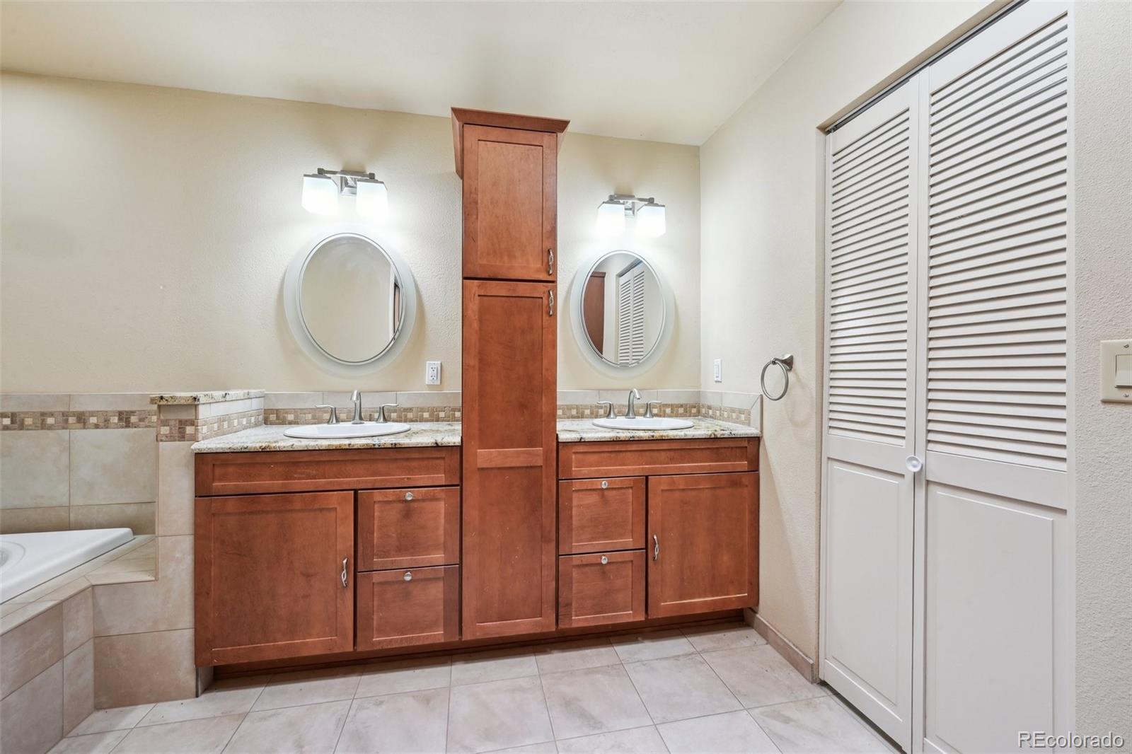 MLS Image #11 for 2609 s quebec street 20,denver, Colorado