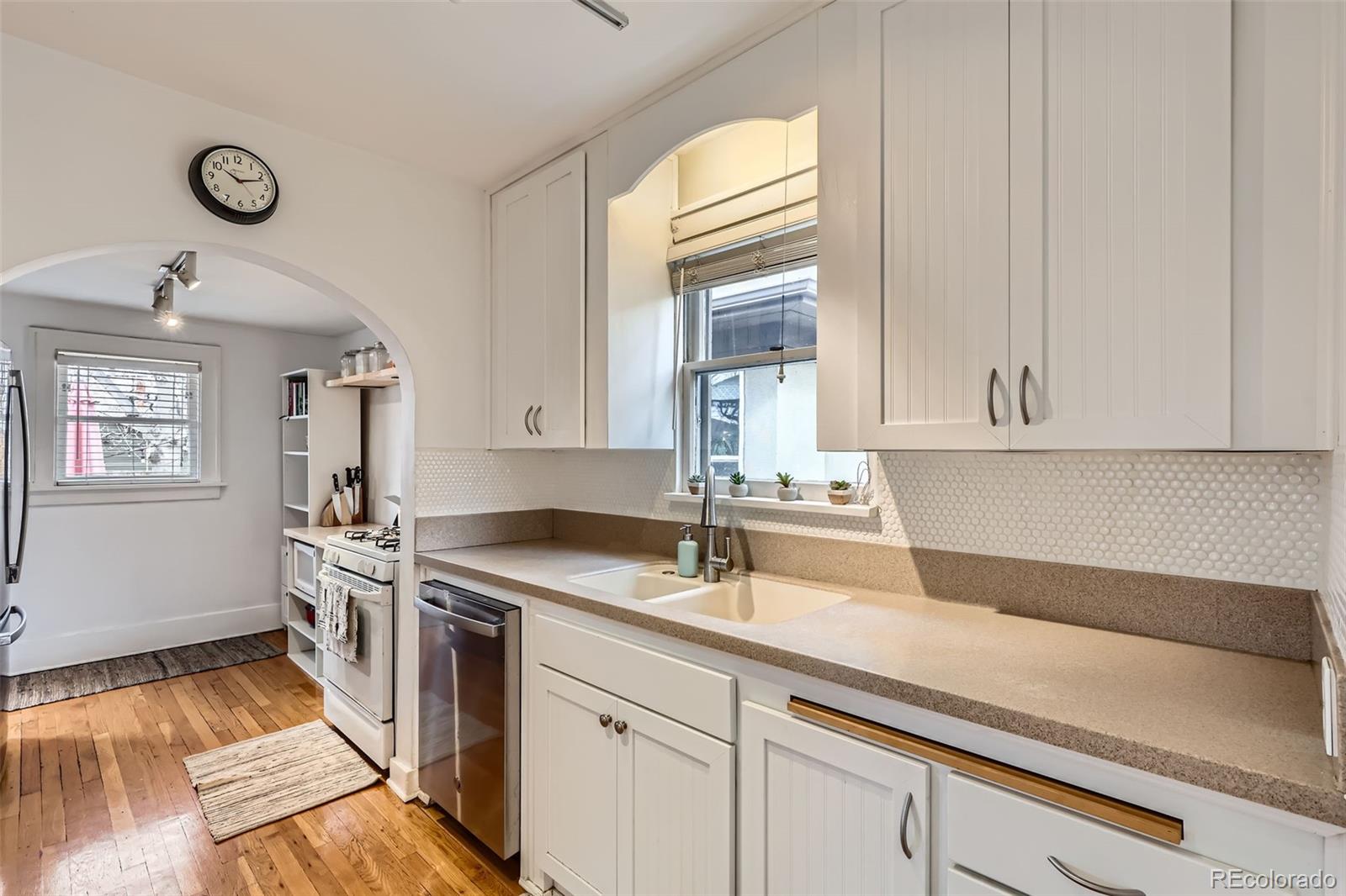 MLS Image #9 for 1335 s sherman street,denver, Colorado