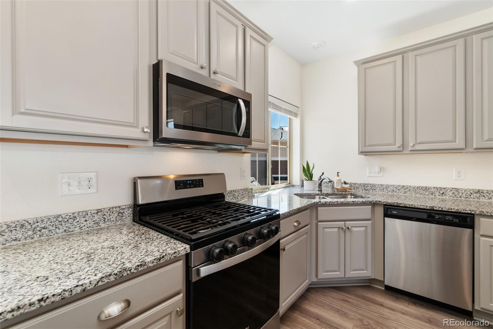 MLS Image #9 for 10136  yampa court,commerce city, Colorado