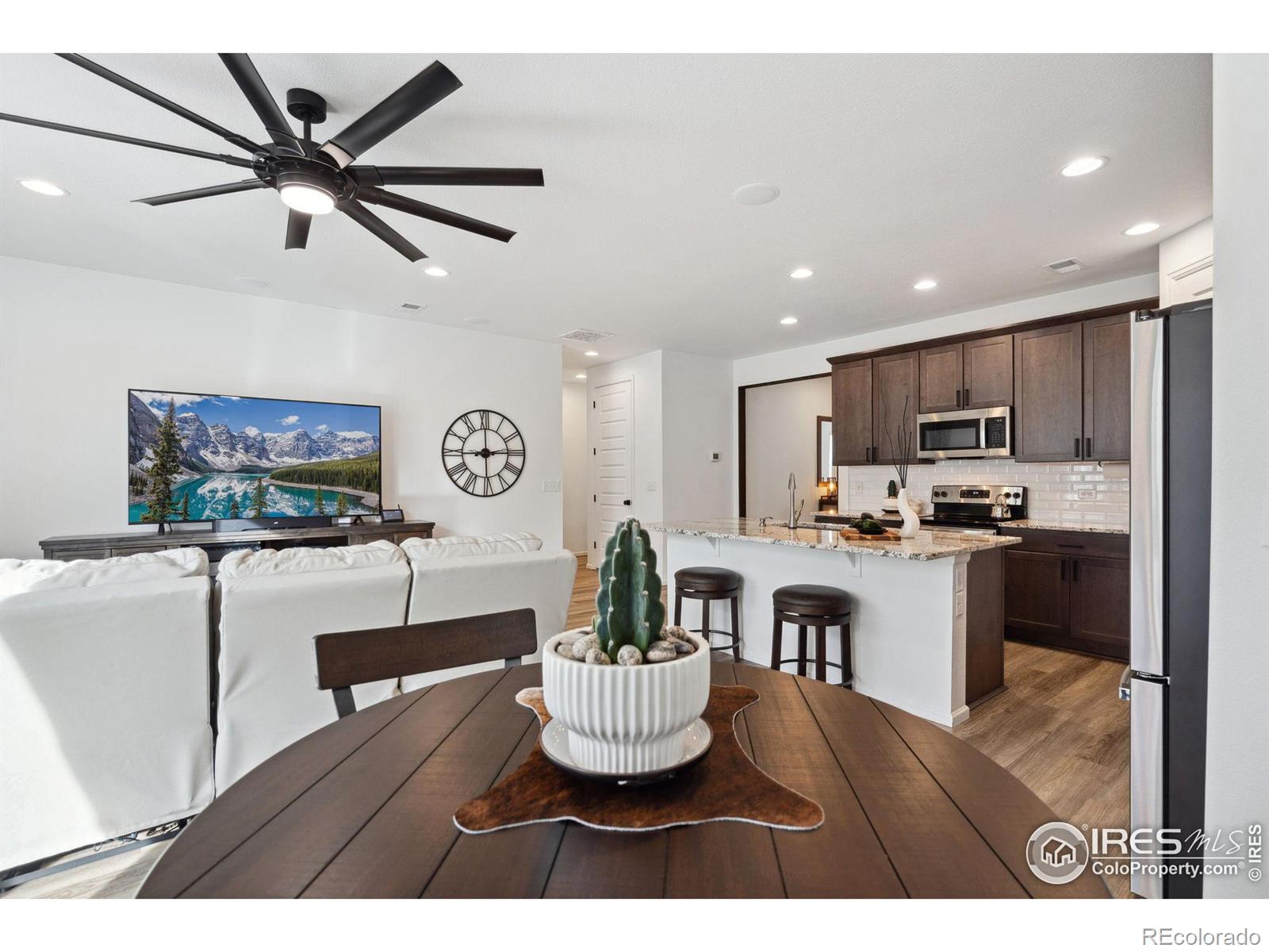 MLS Image #12 for 5687  indian wells court,windsor, Colorado