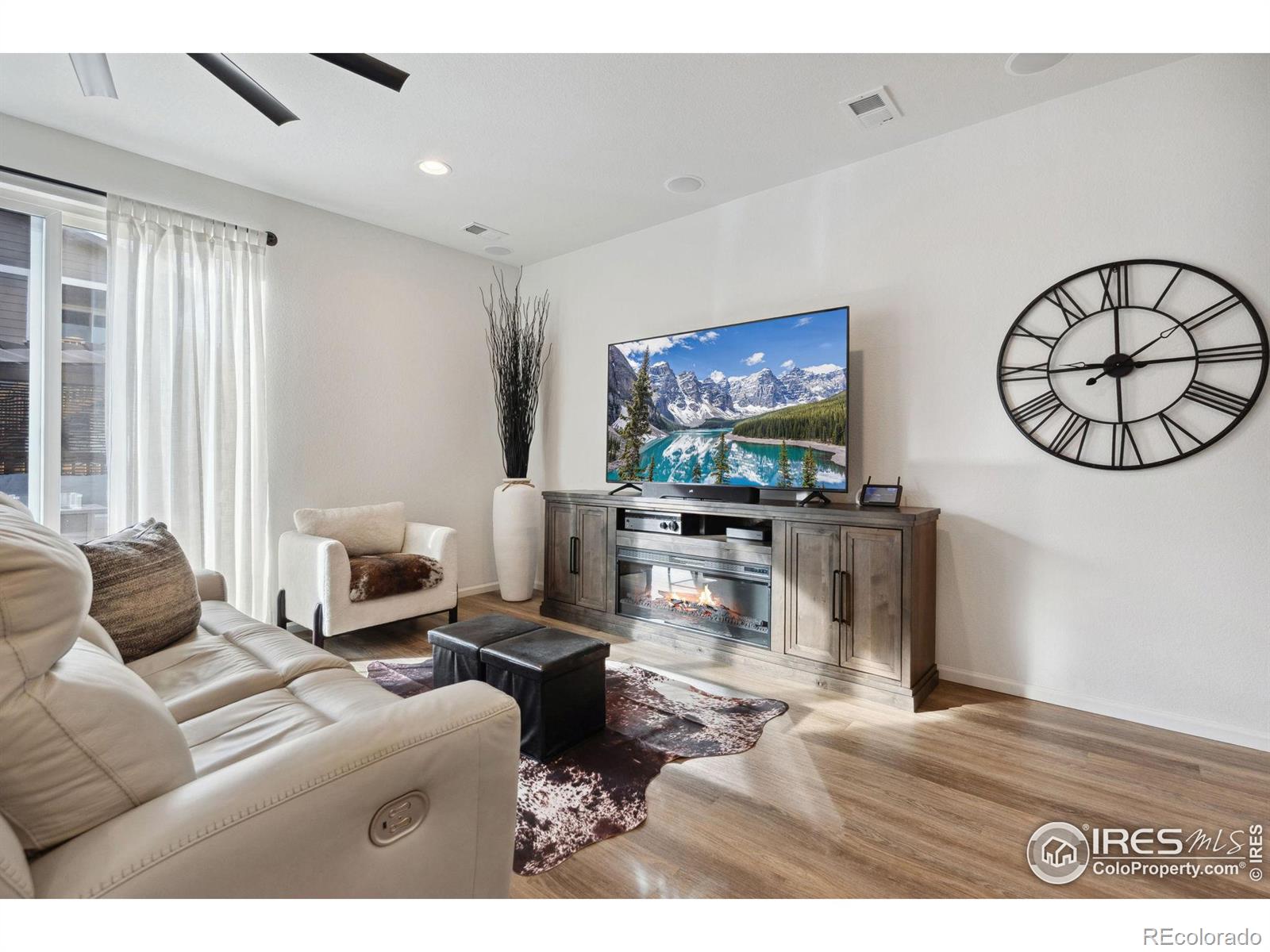 MLS Image #4 for 5687  indian wells court,windsor, Colorado