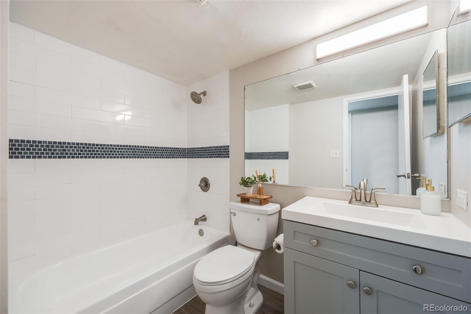 MLS Image #12 for 4400 s quebec street,denver, Colorado