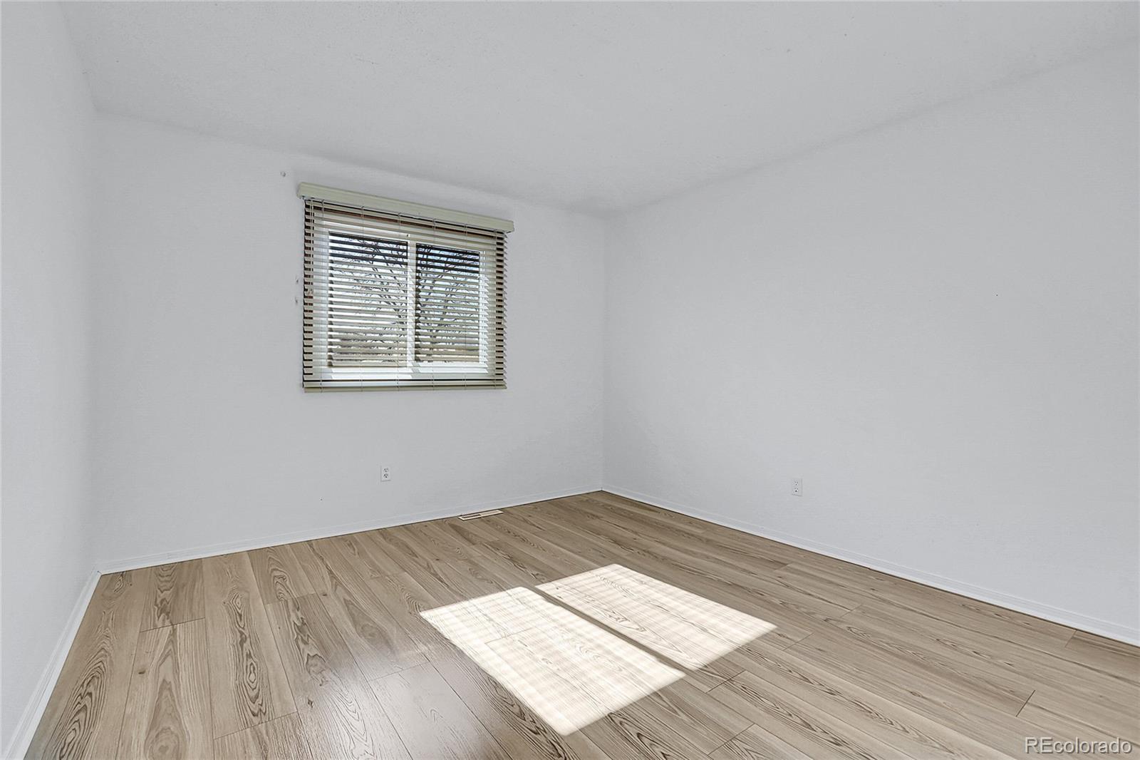 MLS Image #12 for 10142  josephine street,thornton, Colorado