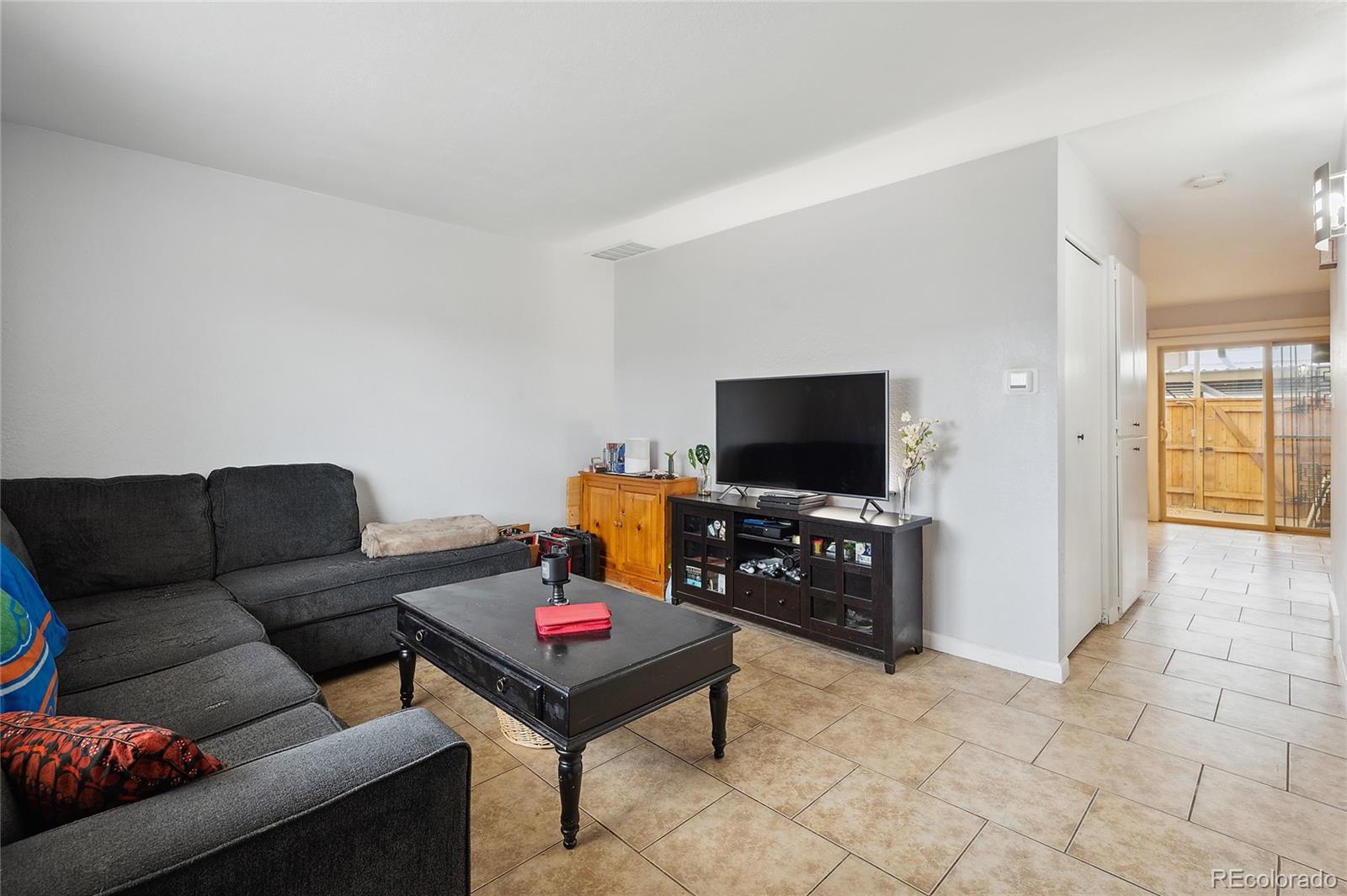 MLS Image #10 for 9019 e oxford drive,denver, Colorado