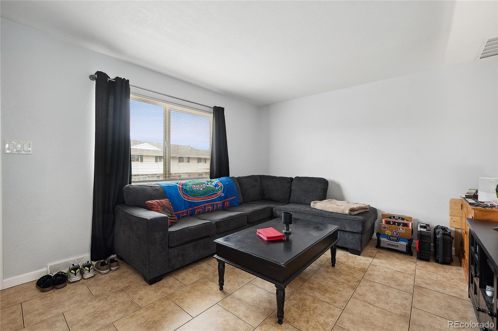 MLS Image #11 for 9019 e oxford drive,denver, Colorado