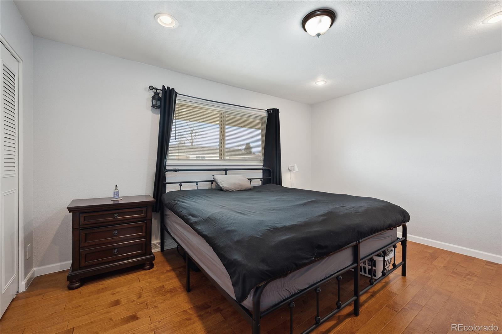 MLS Image #13 for 9019 e oxford drive,denver, Colorado