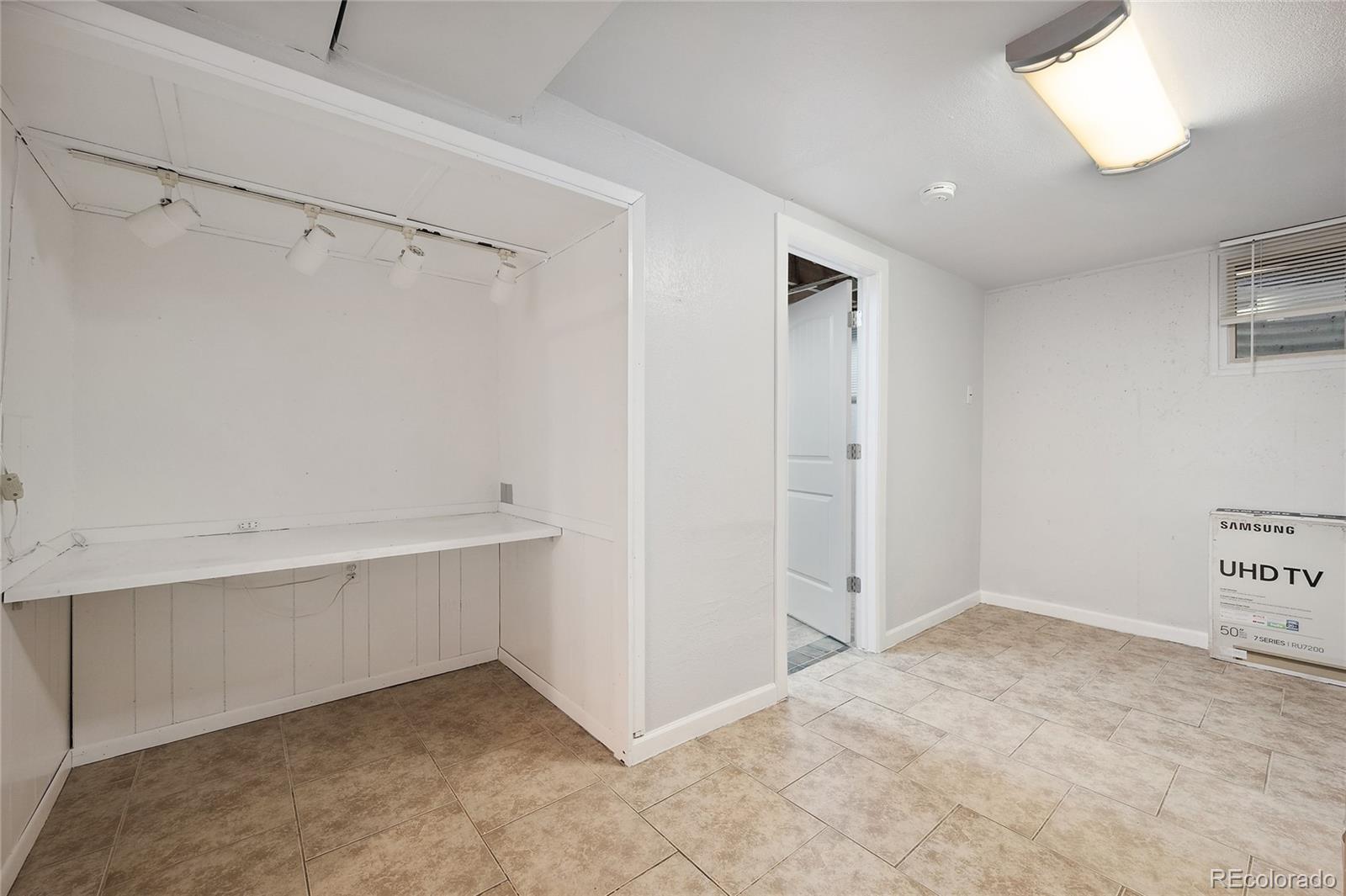 MLS Image #22 for 9019 e oxford drive,denver, Colorado