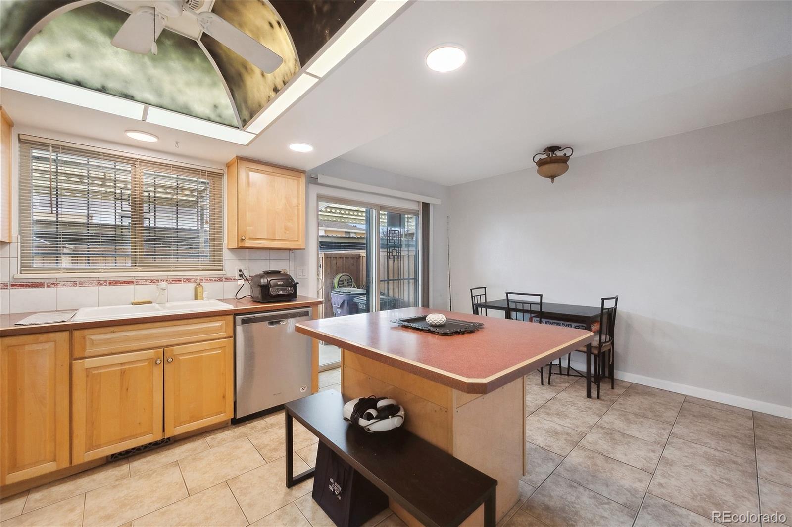 MLS Image #5 for 9019 e oxford drive,denver, Colorado
