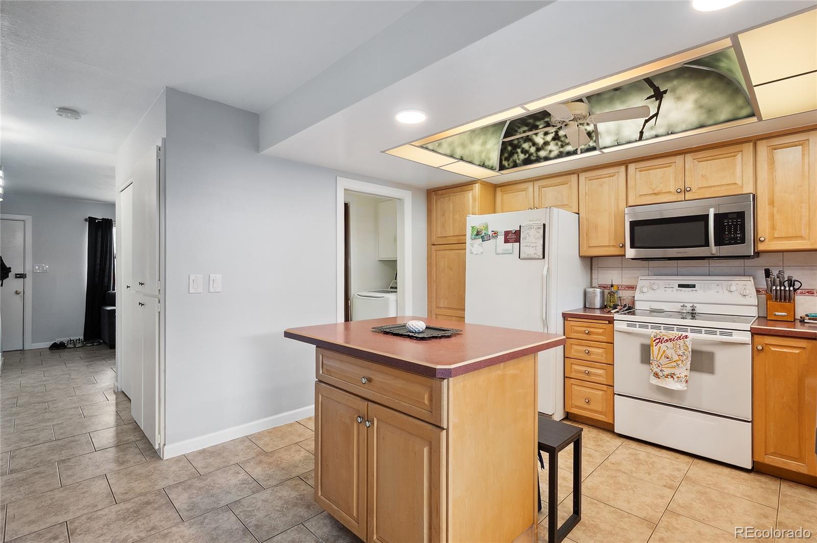 MLS Image #6 for 9019 e oxford drive,denver, Colorado