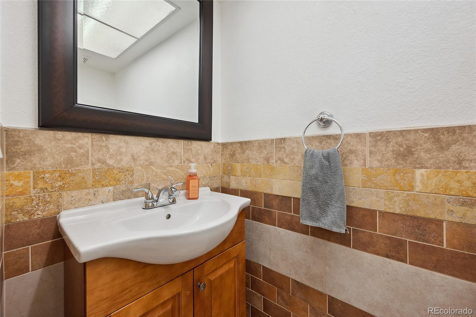 MLS Image #7 for 9019 e oxford drive,denver, Colorado