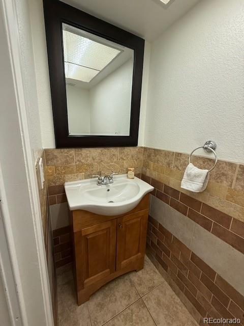 MLS Image #8 for 9019 e oxford drive,denver, Colorado
