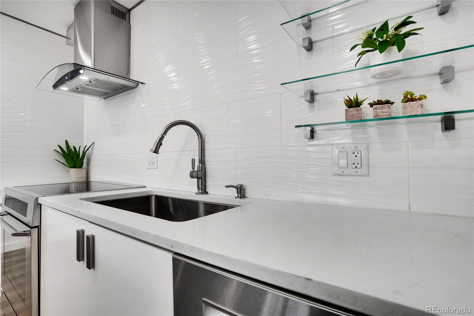 MLS Image #3 for 1020  15th street 31e,denver, Colorado