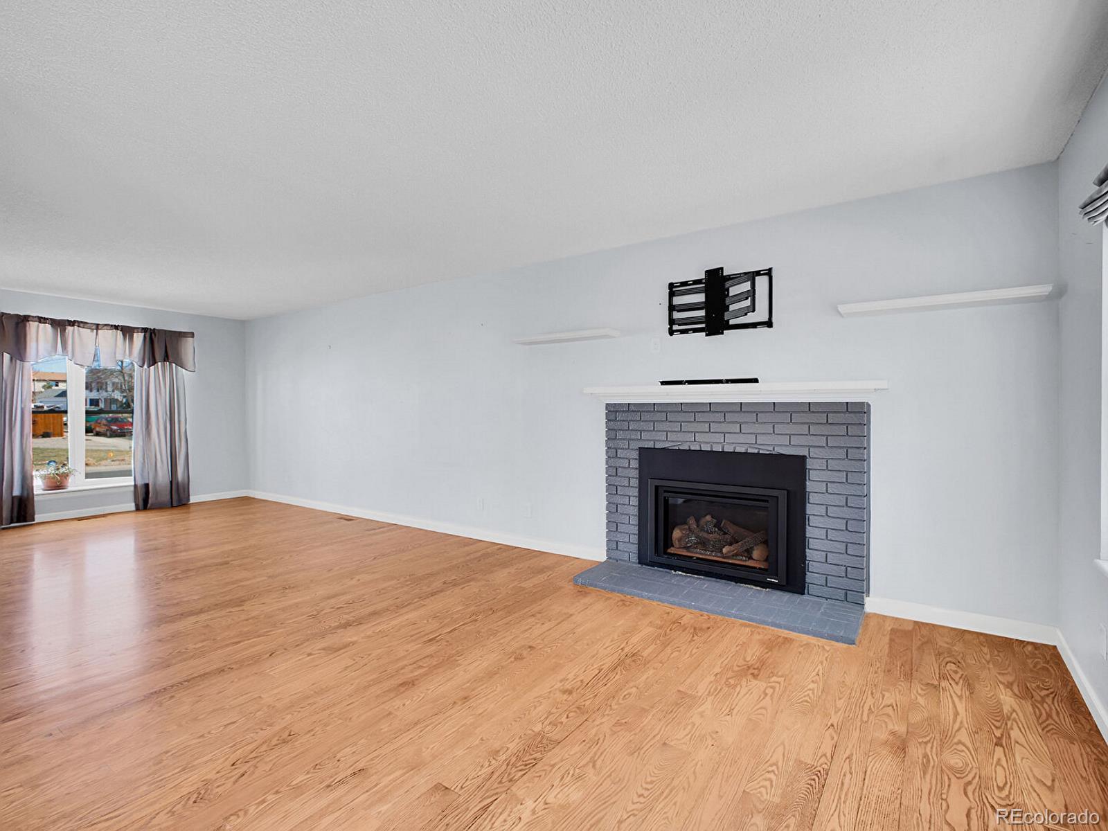 MLS Image #3 for 1081 s memphis street,aurora, Colorado