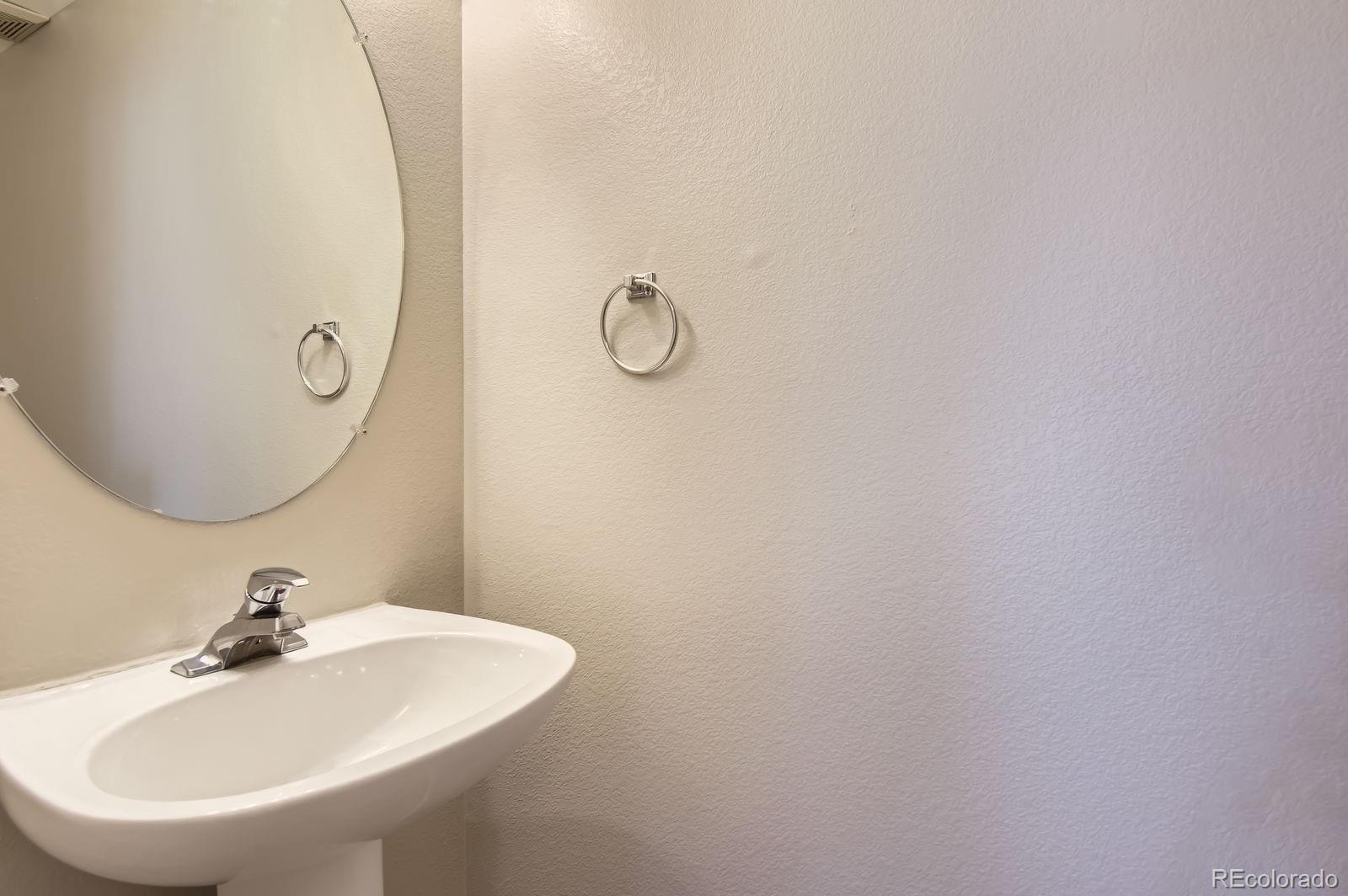 MLS Image #14 for 21568 e 38th place,denver, Colorado