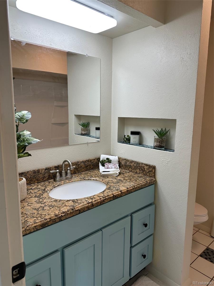 MLS Image #17 for 2724 s ames way,denver, Colorado