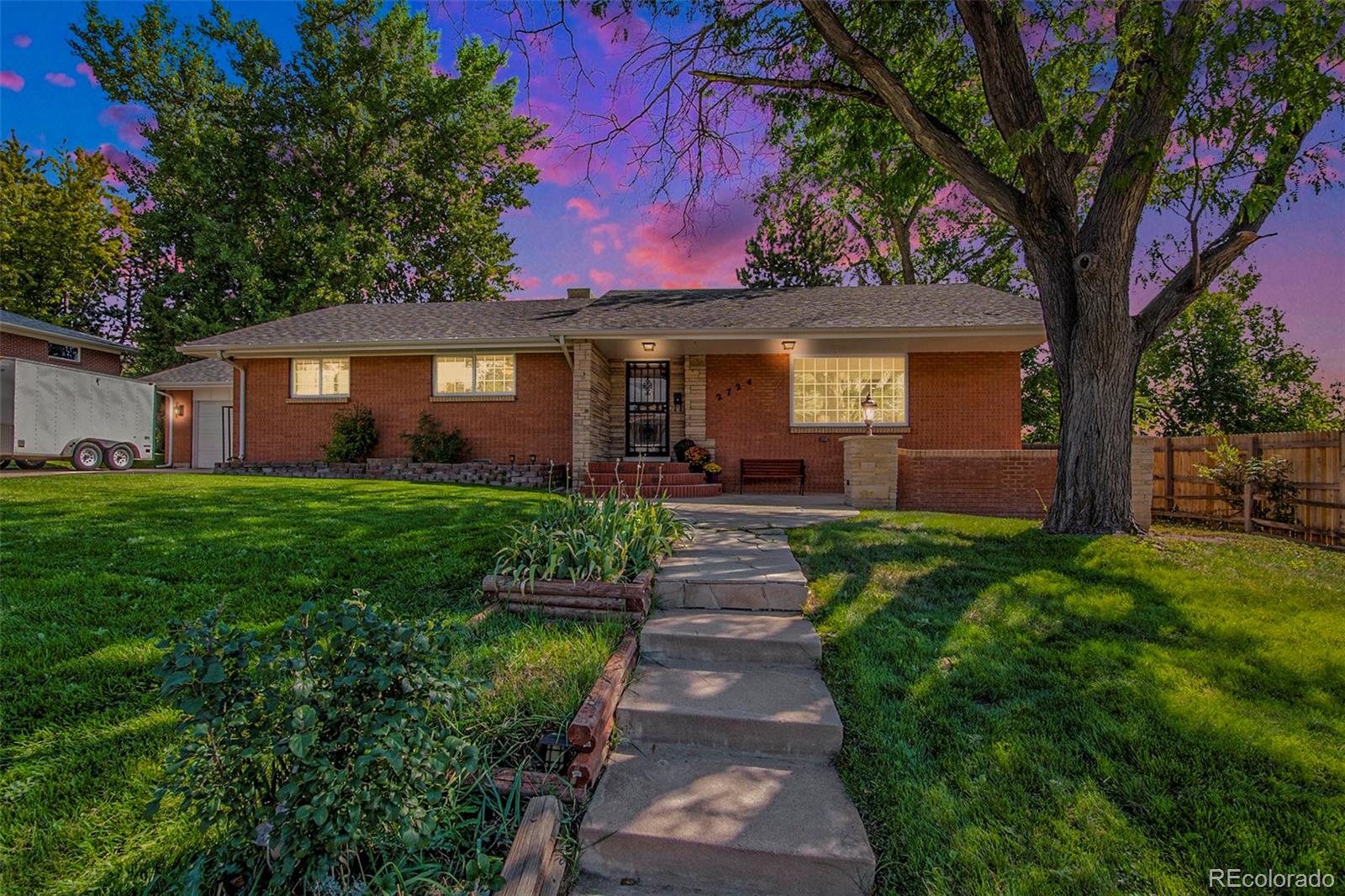MLS Image #23 for 2724 s ames way,denver, Colorado