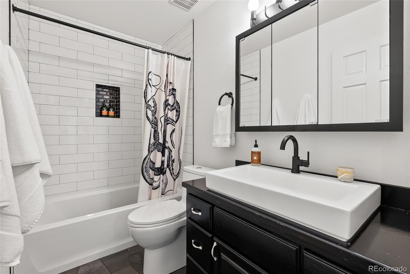 MLS Image #29 for 5162 s ironton way,englewood, Colorado