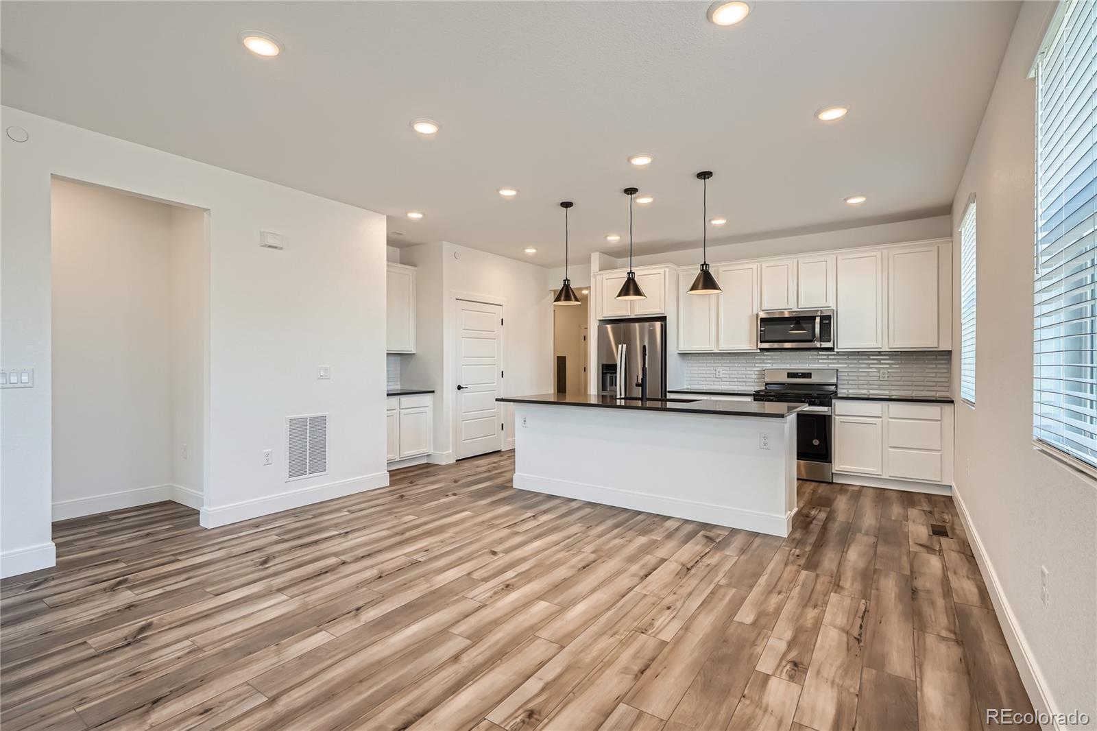 MLS Image #6 for 2507 w 69th place,denver, Colorado