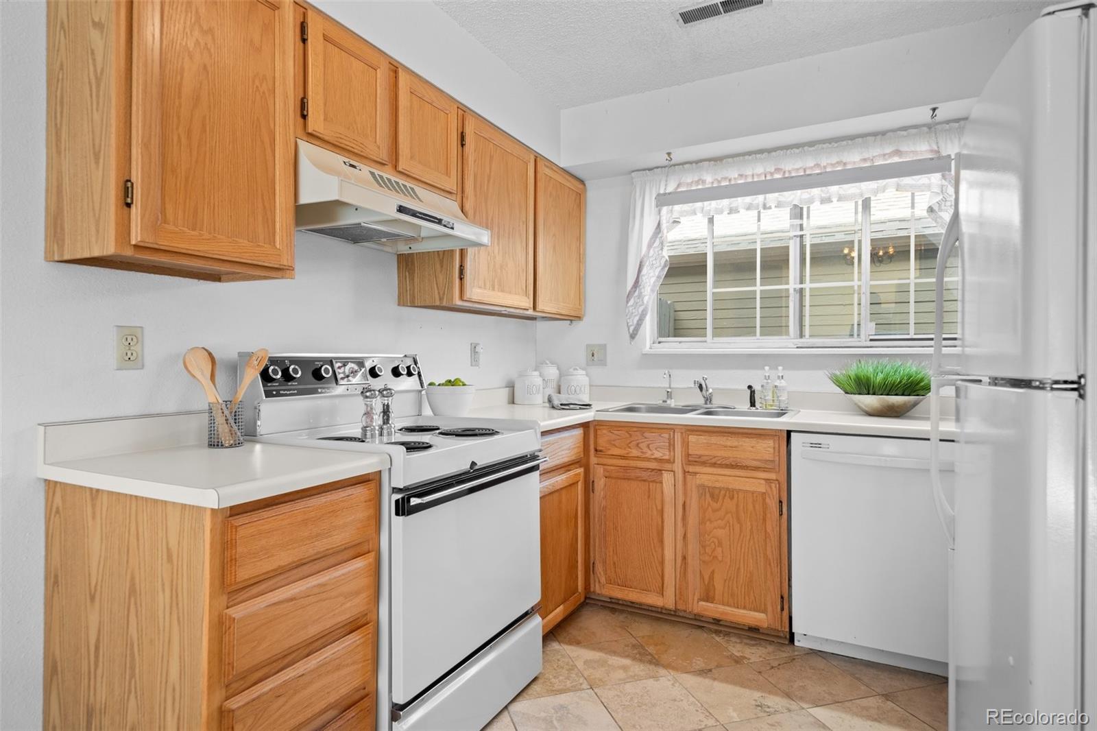 MLS Image #5 for 3407 s ammons street,lakewood, Colorado