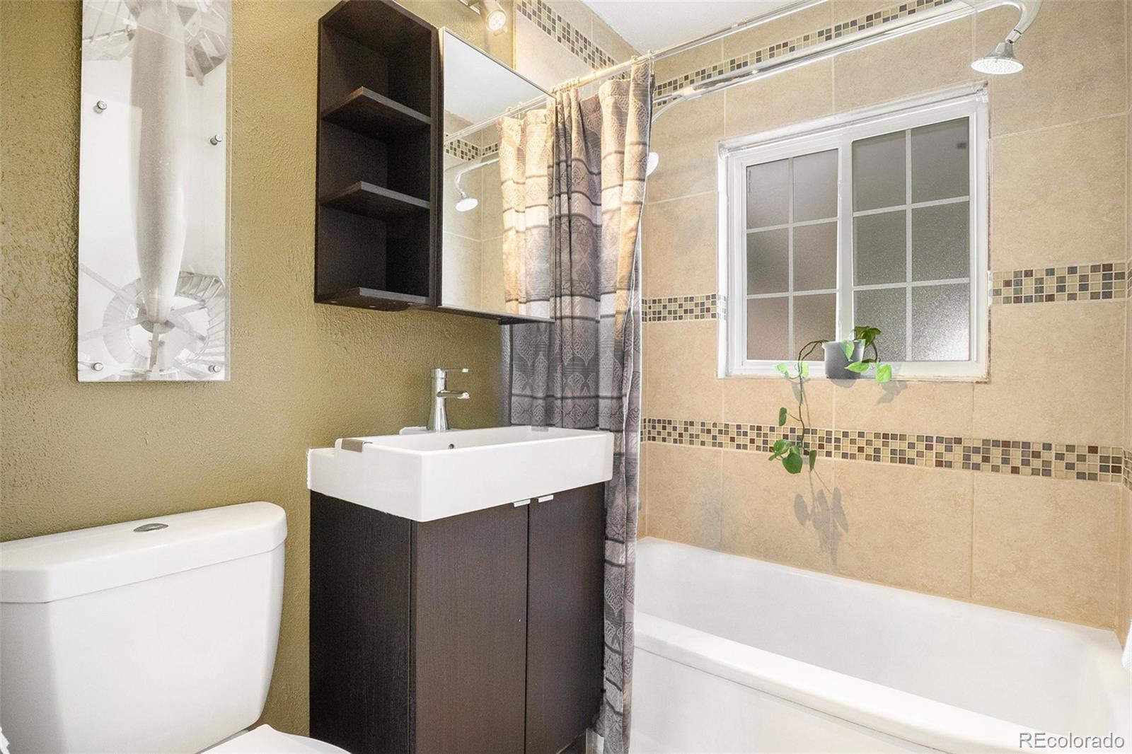 MLS Image #16 for 3350 s forest street,denver, Colorado