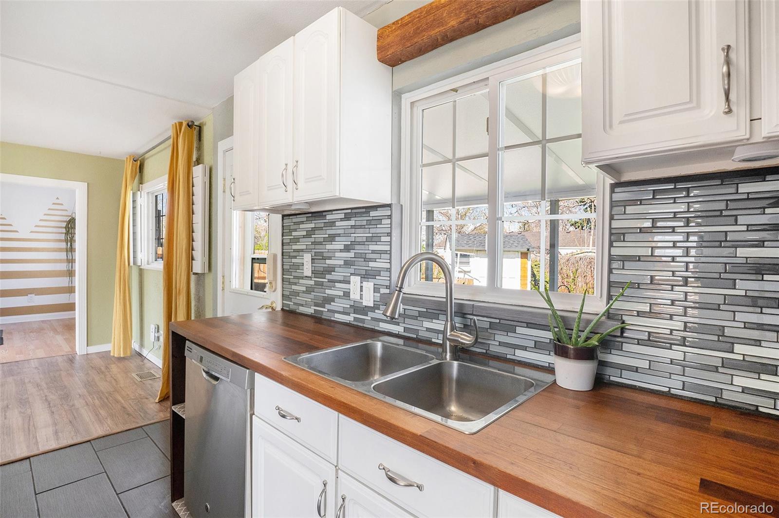MLS Image #7 for 3350 s forest street,denver, Colorado
