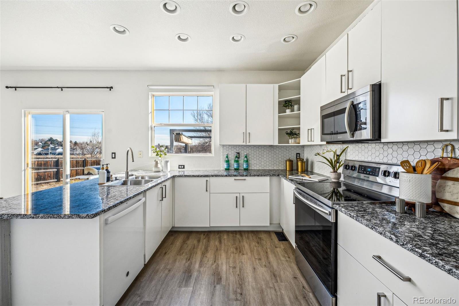 MLS Image #10 for 19658 e vassar drive,aurora, Colorado