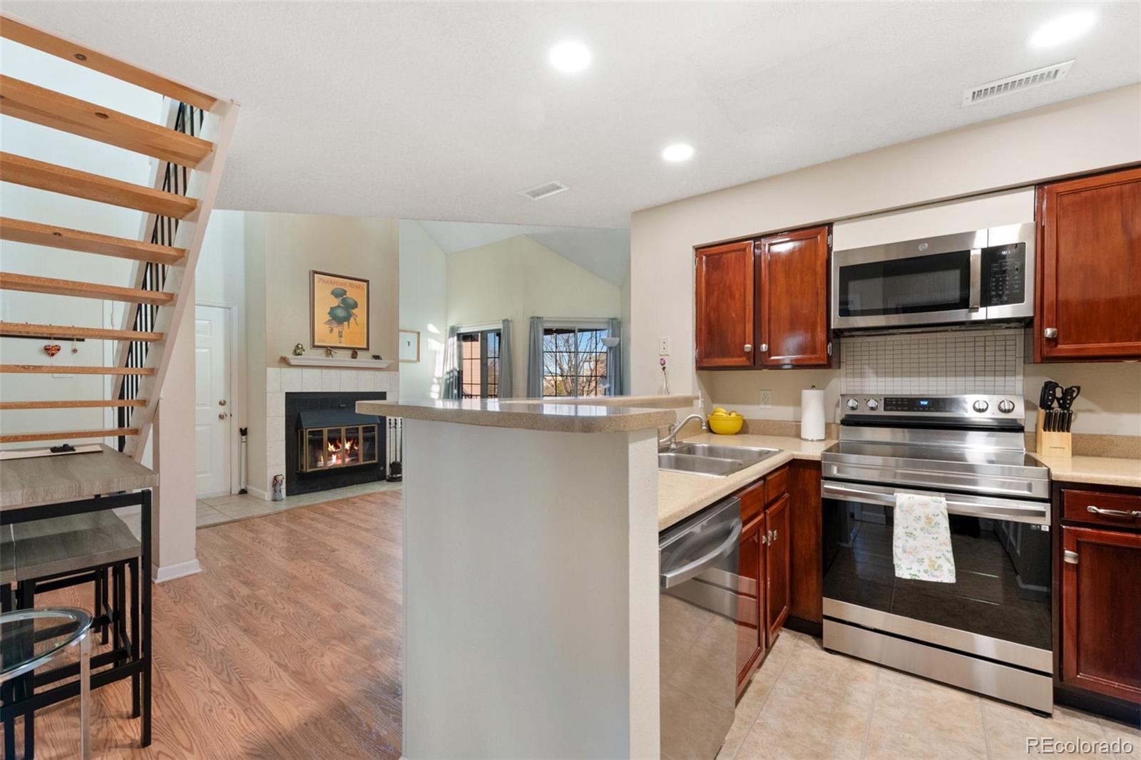 MLS Image #3 for 810 s vance street,lakewood, Colorado