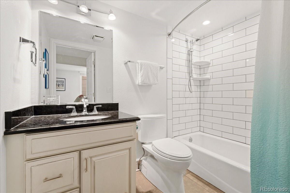 MLS Image #23 for 2660 s university boulevard,denver, Colorado