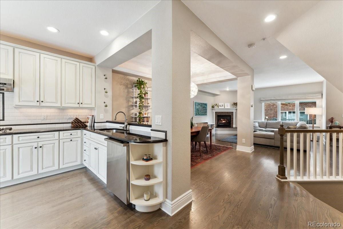 MLS Image #8 for 2660 s university boulevard,denver, Colorado