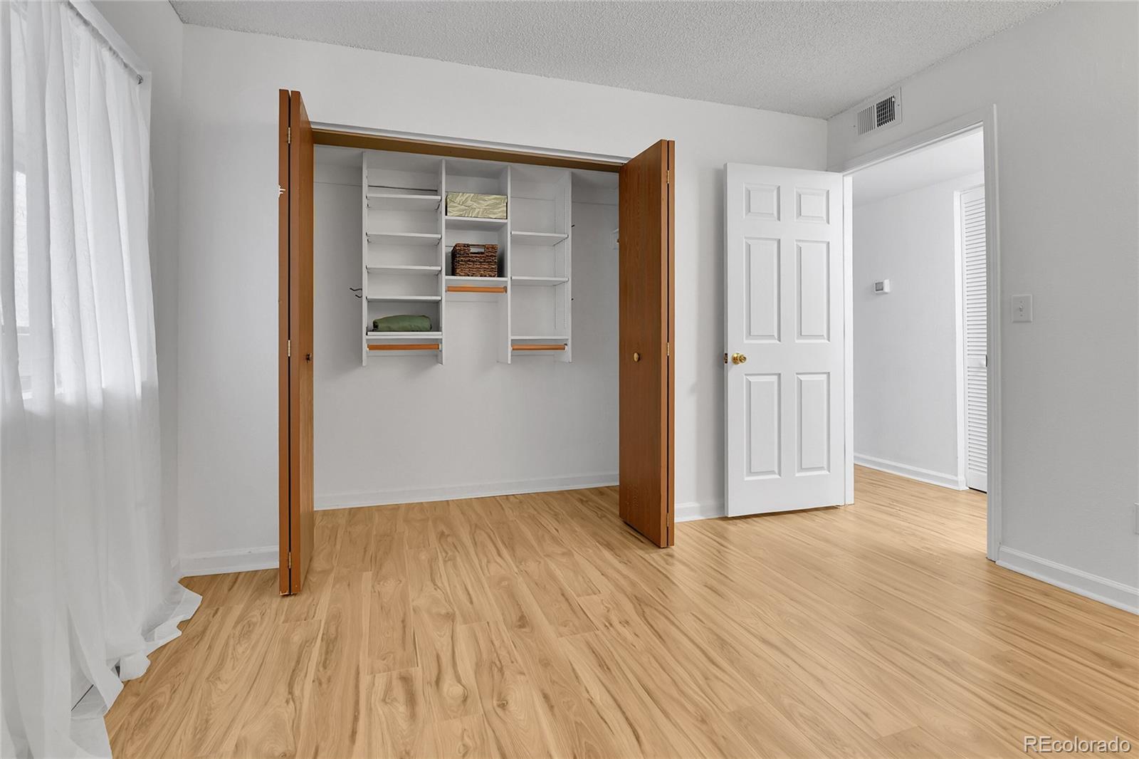 MLS Image #7 for 4661 s decatur street,englewood, Colorado