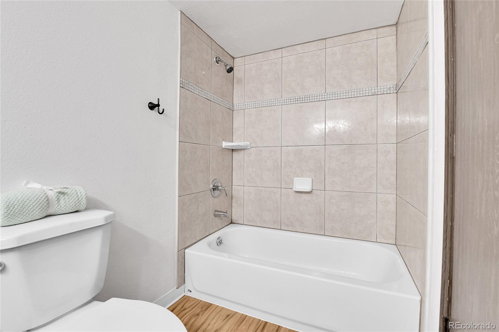 MLS Image #9 for 4661 s decatur street,englewood, Colorado
