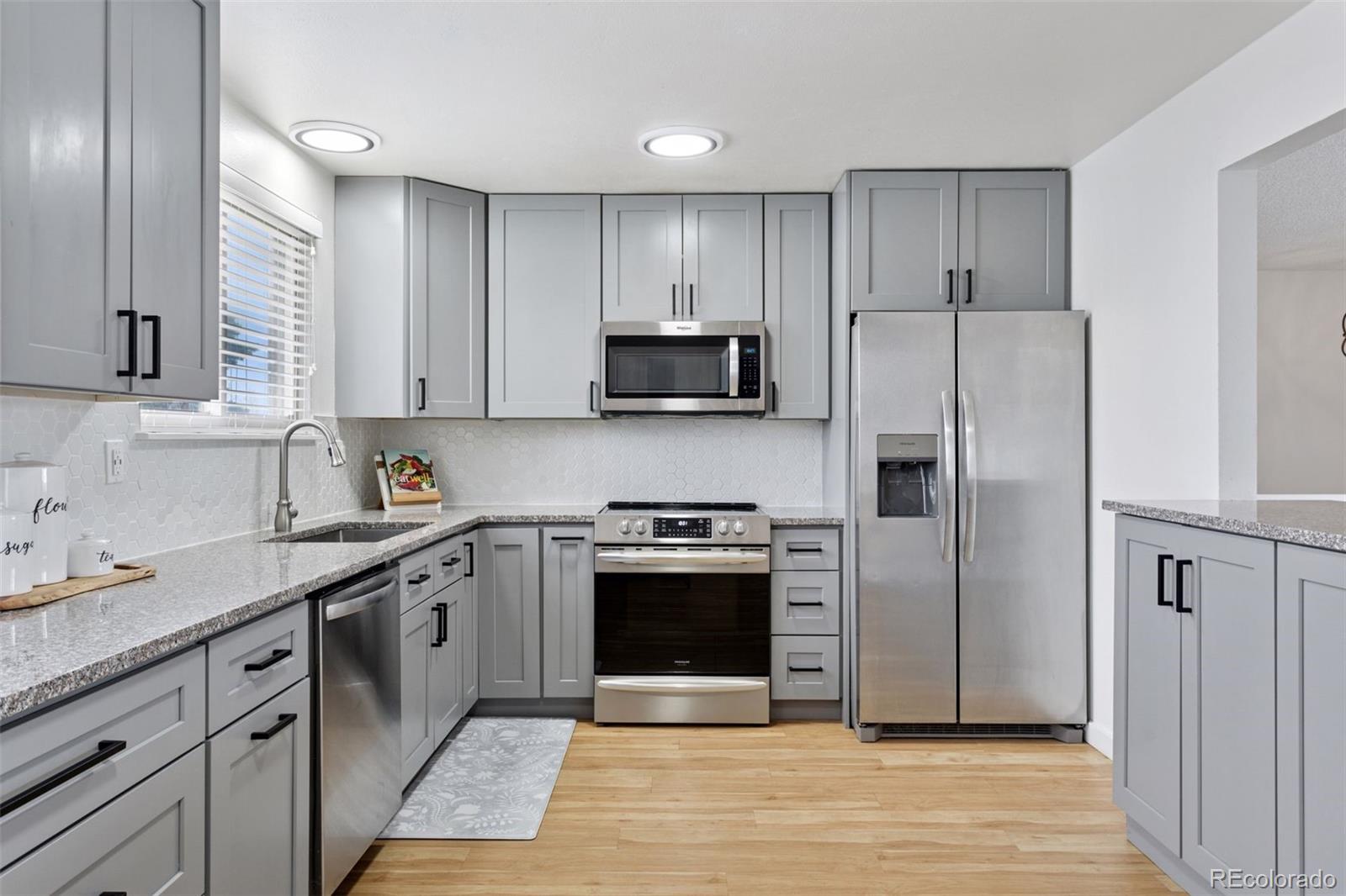 MLS Image #3 for 16169 e flora place,aurora, Colorado