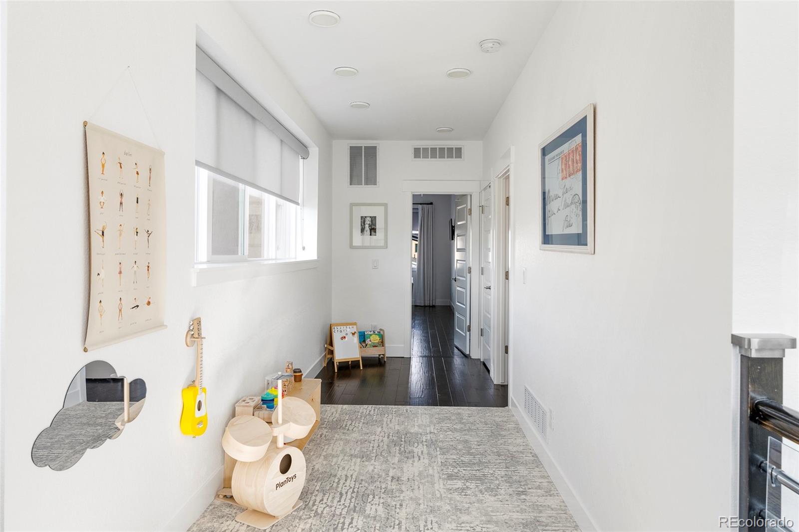 MLS Image #28 for 89  oneida street,denver, Colorado