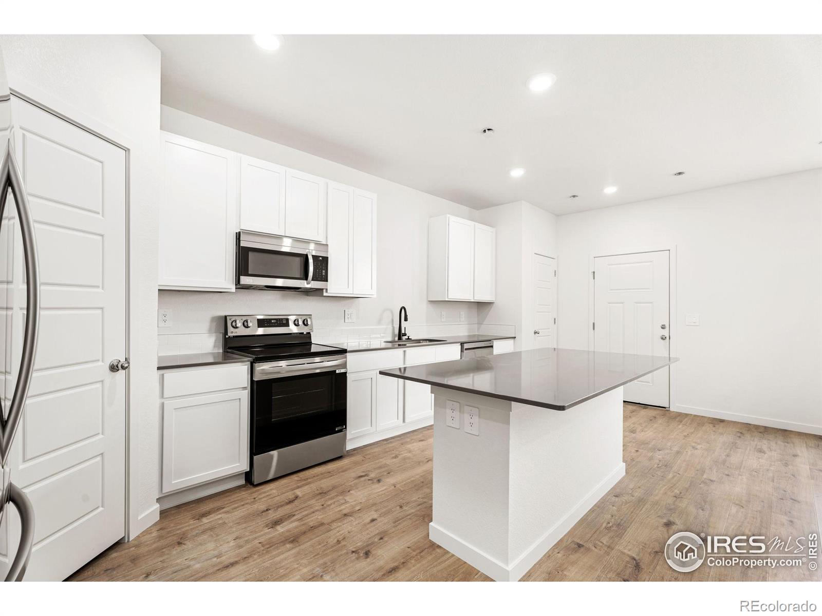 MLS Image #3 for 422  condor way,johnstown, Colorado