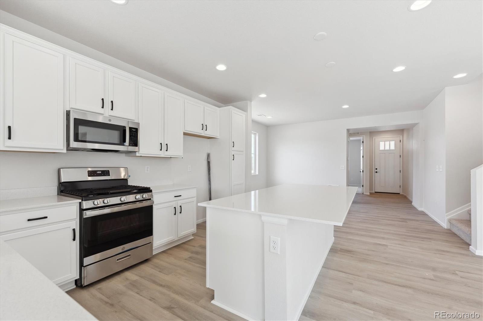 MLS Image #6 for 833  alpine ridge street,erie, Colorado