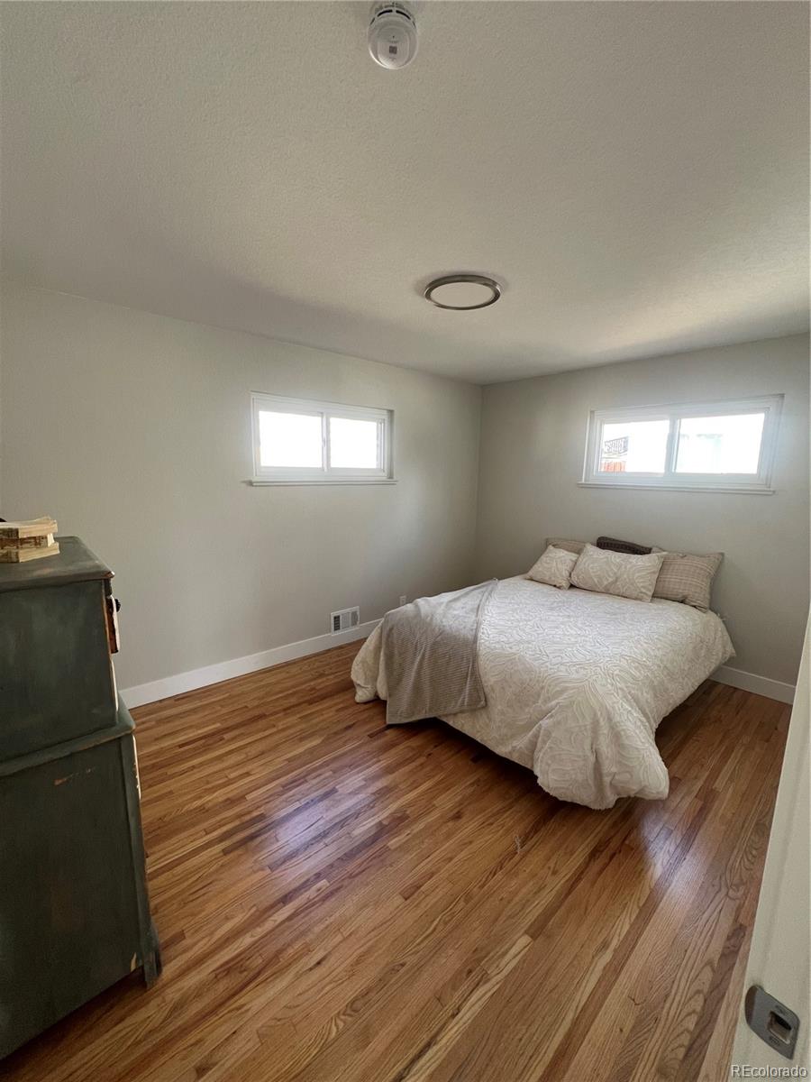 MLS Image #10 for 1853 s filbert court,denver, Colorado