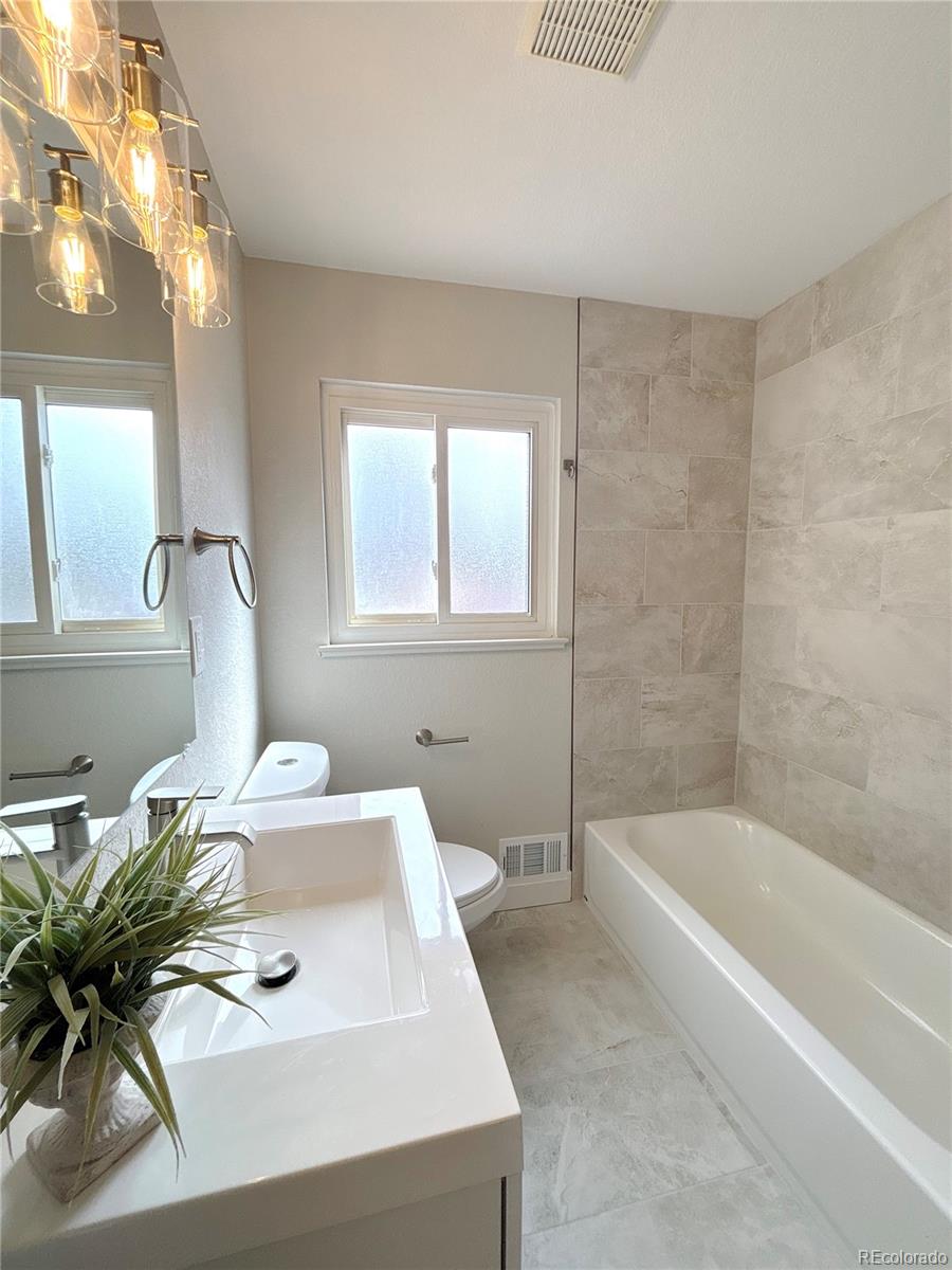 MLS Image #11 for 1853 s filbert court,denver, Colorado