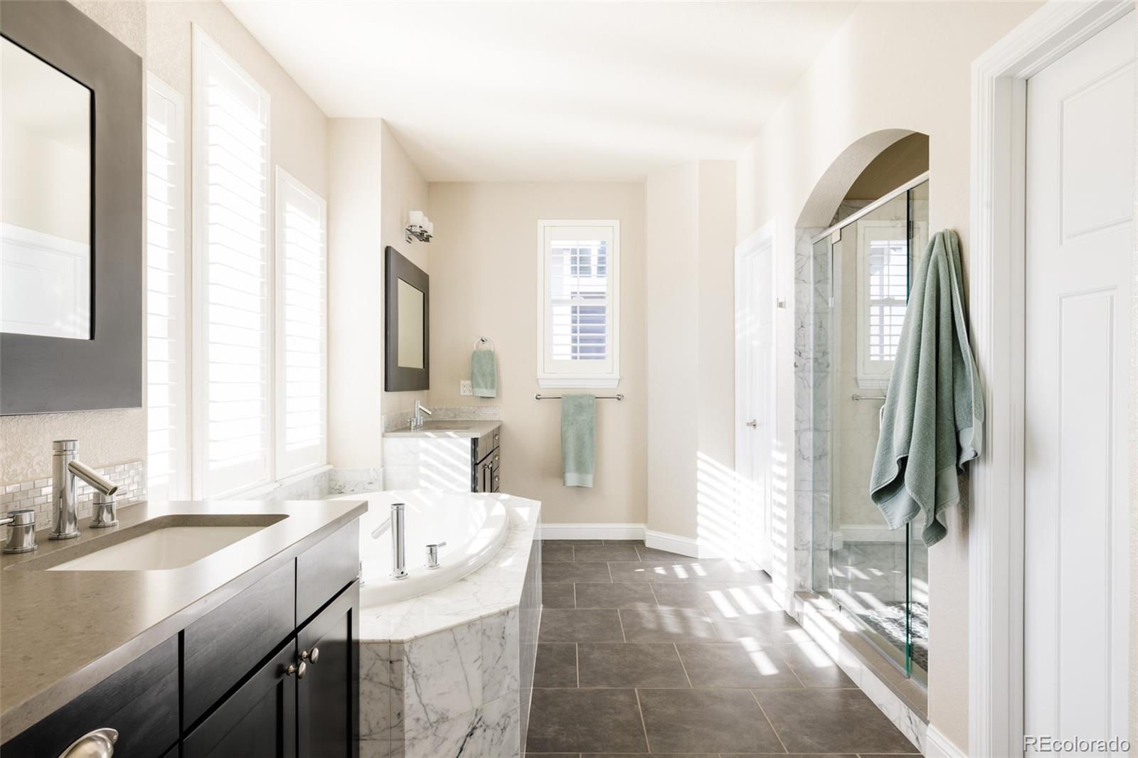 MLS Image #18 for 9575 e 3rd place,denver, Colorado