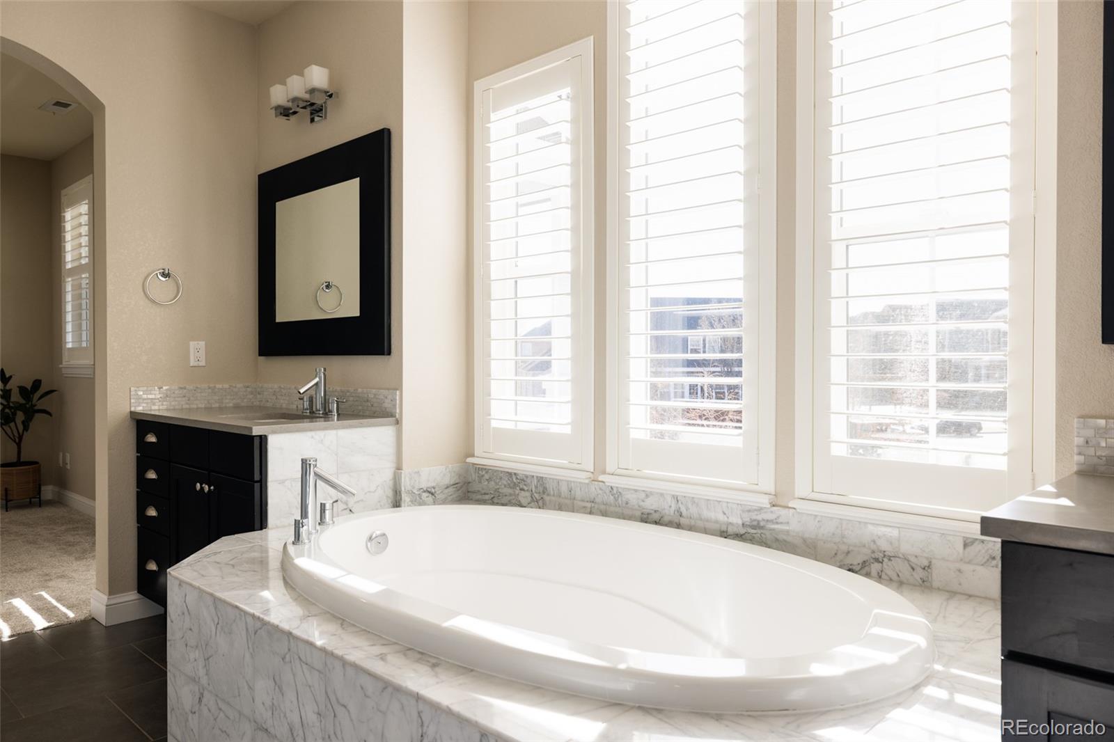 MLS Image #19 for 9575 e 3rd place,denver, Colorado