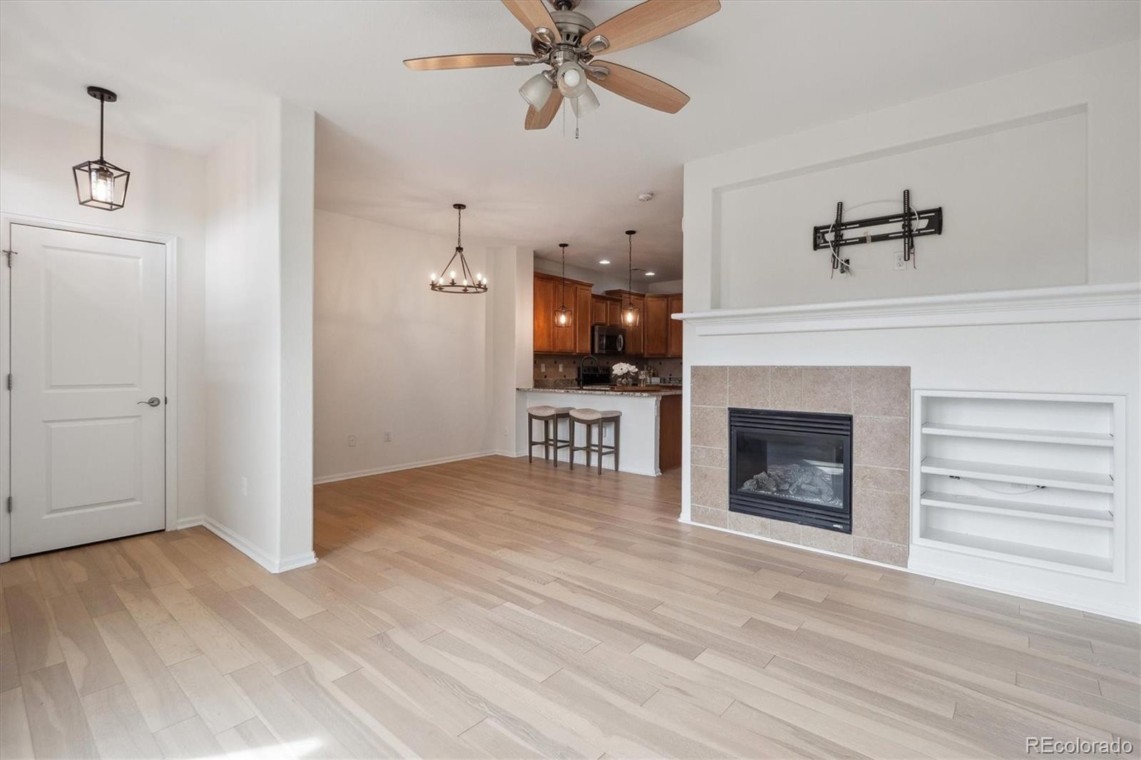 MLS Image #5 for 8962 e otero place,centennial, Colorado