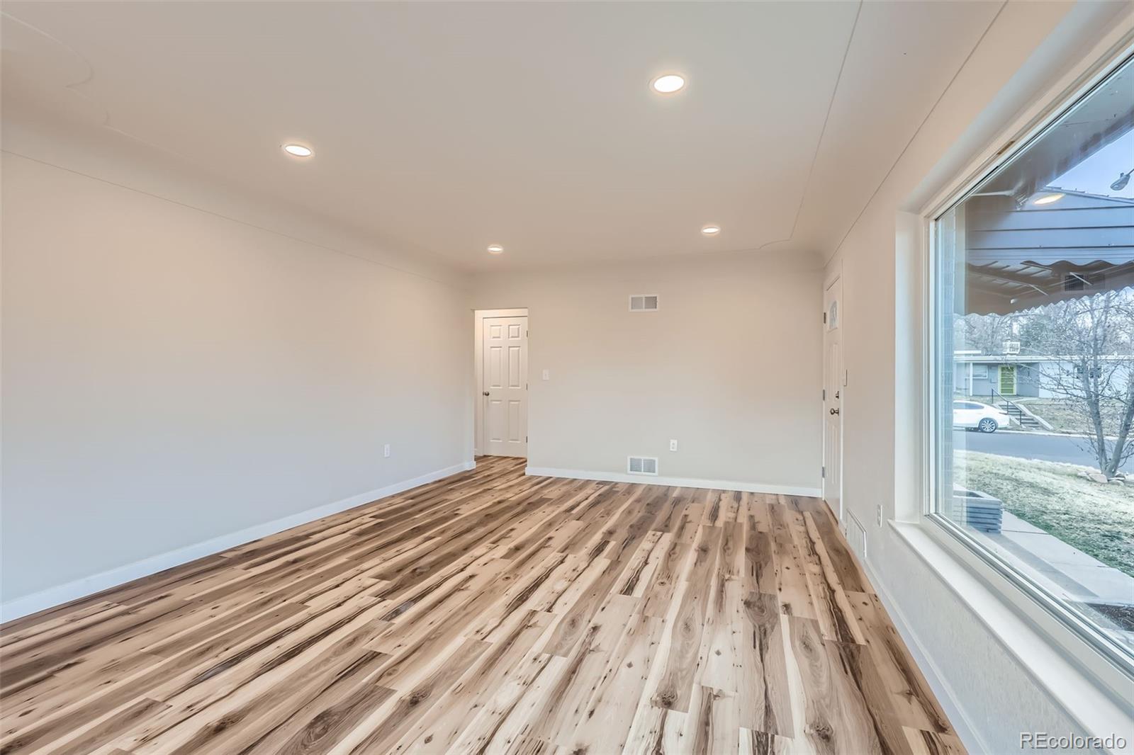 MLS Image #3 for 9295 e 12th avenue,aurora, Colorado