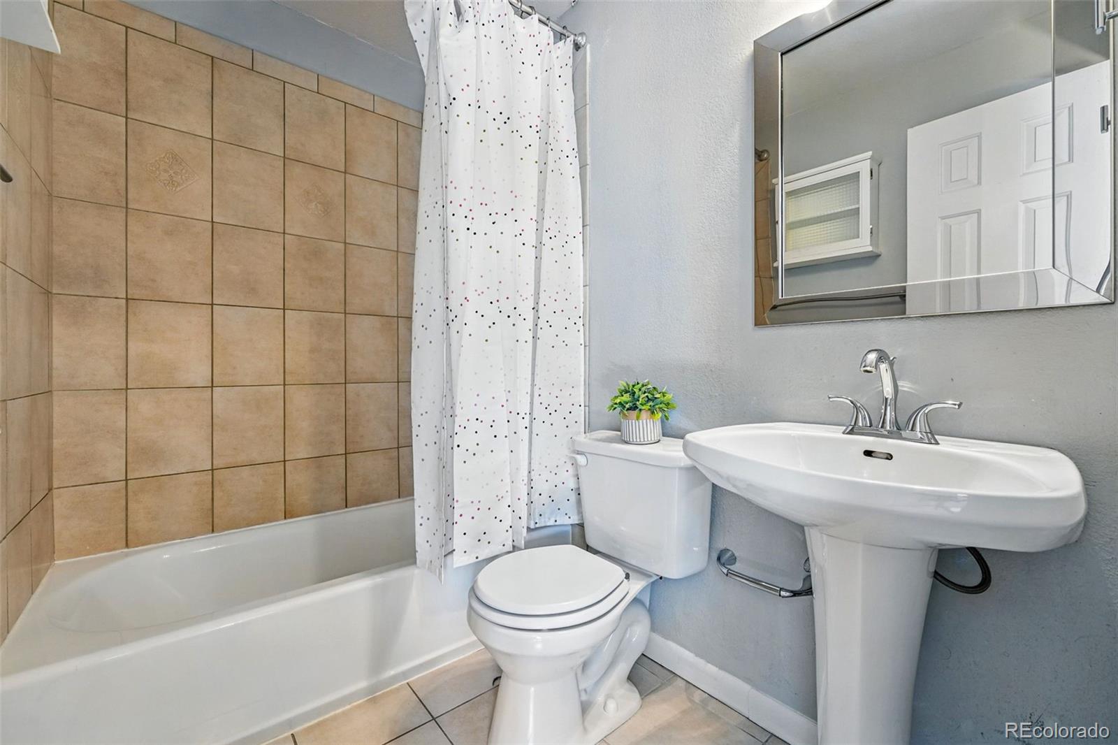 MLS Image #12 for 1242  gaylord street 101,denver, Colorado