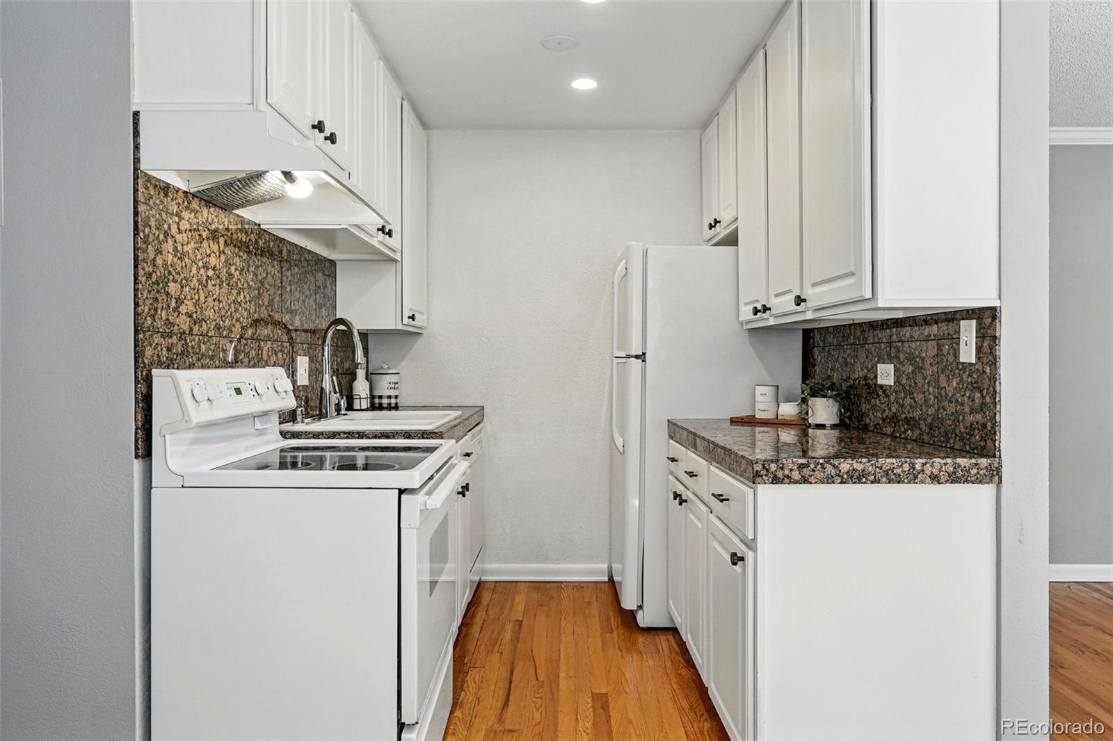 MLS Image #6 for 1242  gaylord street 101,denver, Colorado