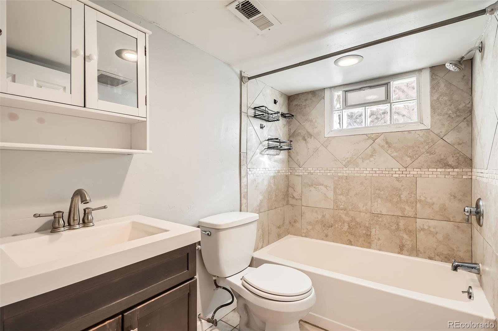 MLS Image #17 for 2050 s lincoln street,denver, Colorado