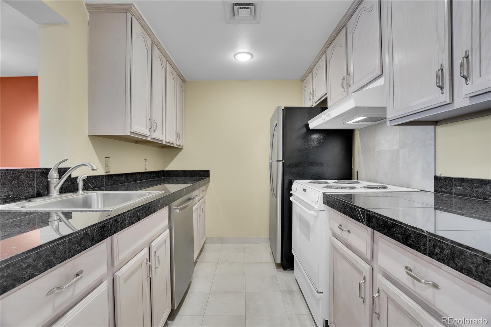 MLS Image #6 for 800 n pearl street,denver, Colorado