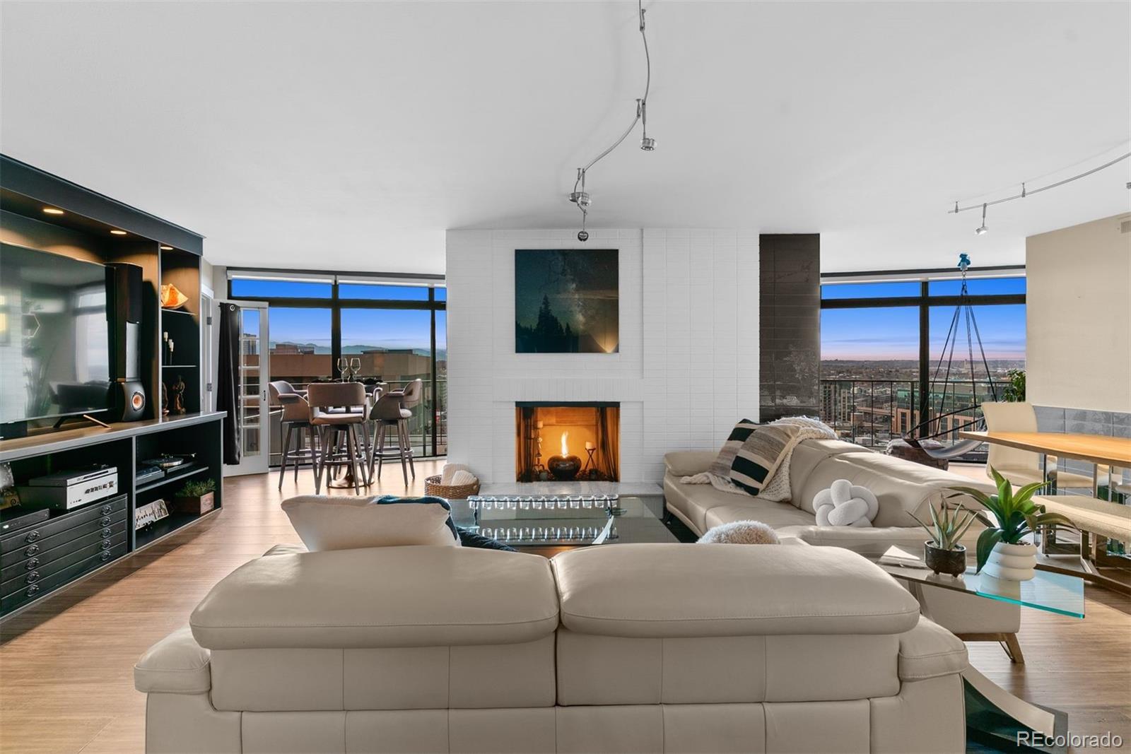 MLS Image #3 for 1777  larimer street 2108,denver, Colorado