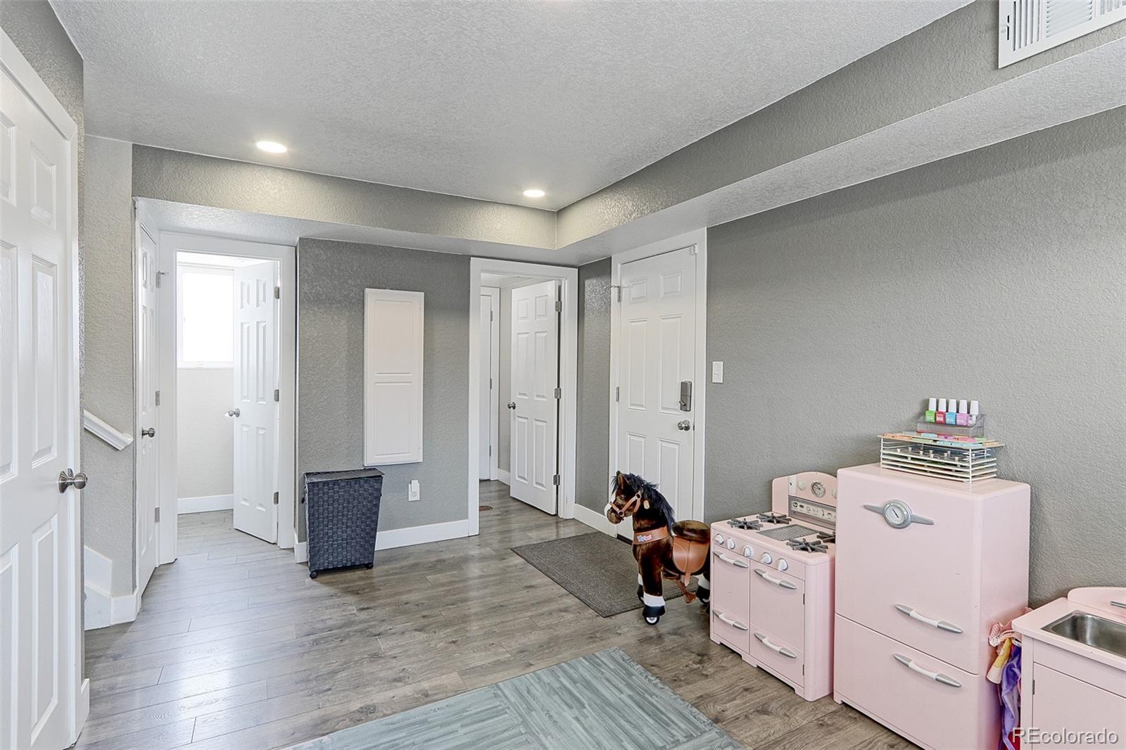 MLS Image #10 for 2136 s balsam court,lakewood, Colorado
